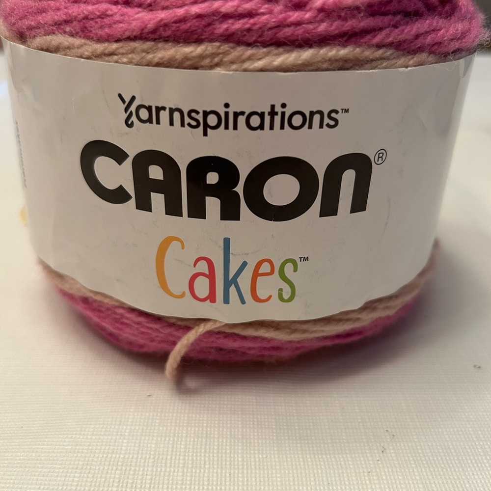 Caron Cakes Yarn Rhubarb Cream 17063 new one cake lot 202-09-575